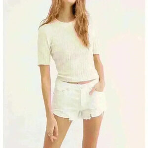 NWT We The Free Spring White Loving Good Vibration Denim Shorts. Sz 31